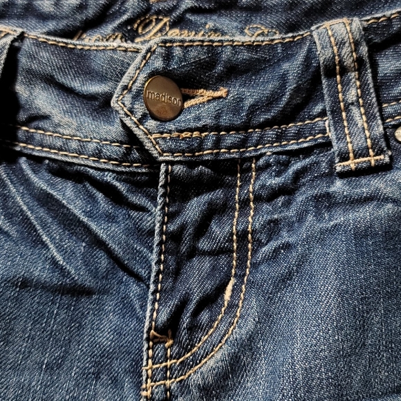 MADISON DENIM CO CUTT OFF JEAN SHORTS EMBROIDERED DISTRESSED BLUE DENIM SZ 3/4 - Picture 4 of 11